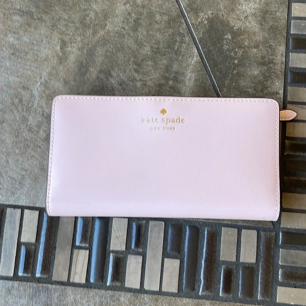 Kate Spade Schuyler Large Slim Bifold Wallet Clutch 
Chalk Pink 
NWT - Picture 9 of 16